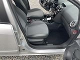 Opel Corsa 1.2i 80PS 141000KM KLIMA STK!! - náhled 142