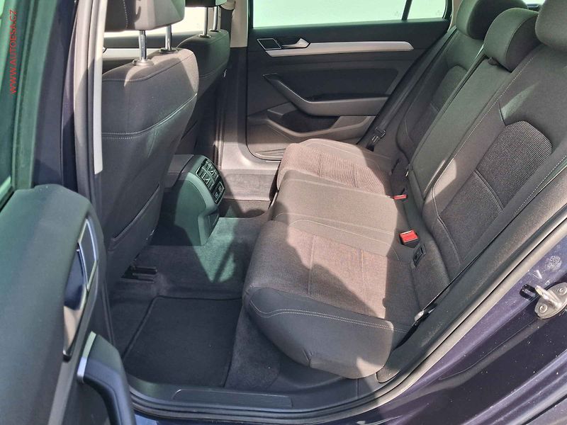 Volkswagen Passat (2016) 2.0 TDi, LED, navi, park - fotka 10 z 19