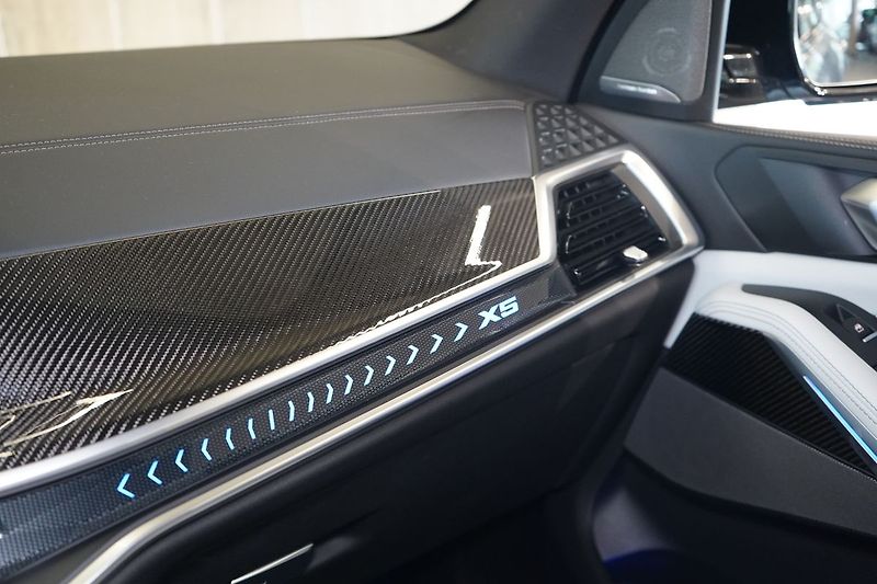 BMW X5 30d xDrive, Vzduch, Nezávislé - fotka 40 z 46