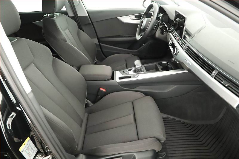 Audi A4 (2022) 40 TDI - fotka 7 z 17