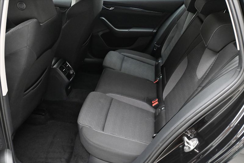 Škoda Octavia 2,0 TDI 110 KW DSG TAŽNÉ Záruk - fotka 14 z 31