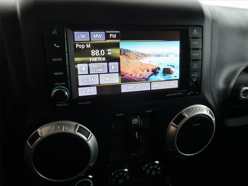 Jeep Wrangler (2018) 3.6 V6 - fotka 12 z 20