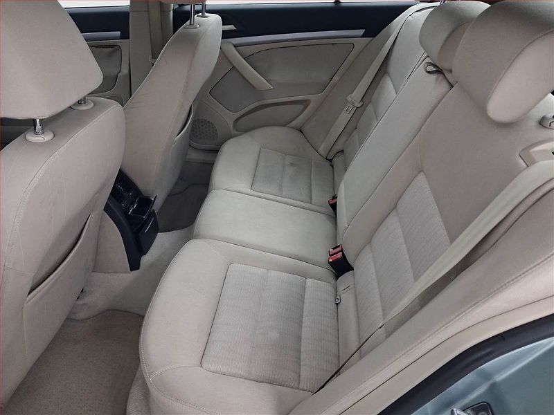 Škoda Octavia (2009) 1.9 TDI, nová STK, rezervace - fotka 10 z 16