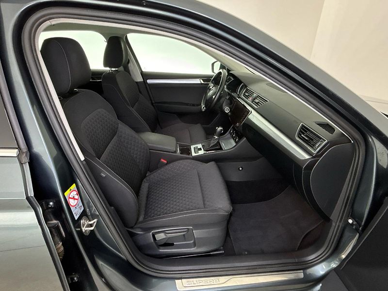 Škoda Superb Ambition DSG - fotka 9 z 28