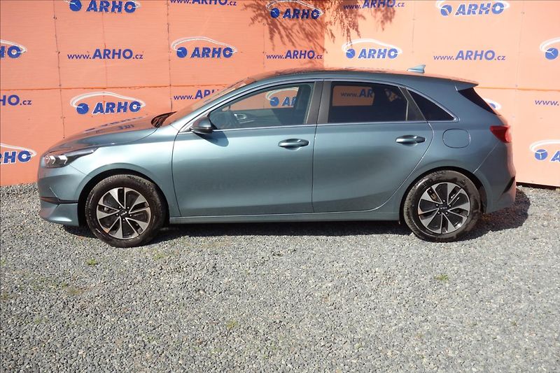 Kia Ceed 1,5 T-GDi,ČR,1 MAJ.,SERV.KN. - fotka 4 z 40