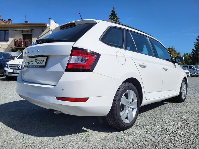 Škoda Fabia 1.0 TSI 70kW Combi TOUR *ČR - fotka 33 z 43
