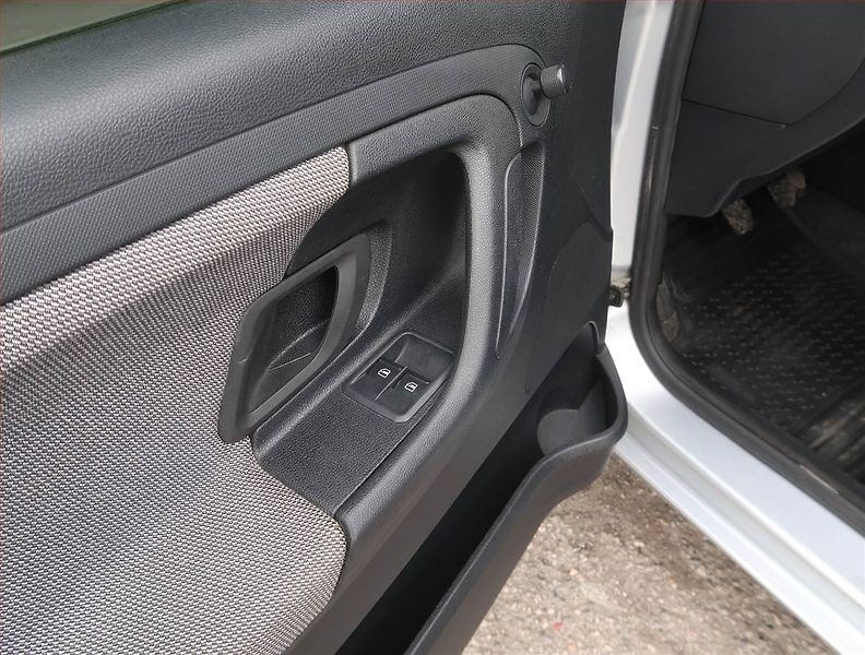 Škoda Fabia (2008) 1.2, po STK, Tažné - fotka 14 z 14