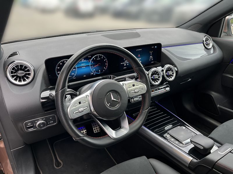 Mercedes-Benz GLA 250 4MATIC AMG Line Panorama - fotka 10 z 18