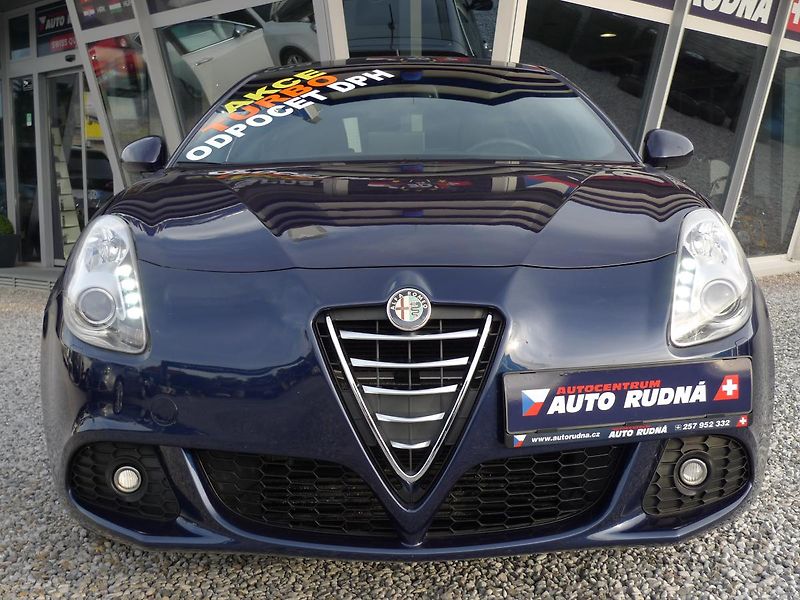 Alfa Romeo Giulietta 1,4 TB 125kW Navi Panorama - fotka 4 z 39