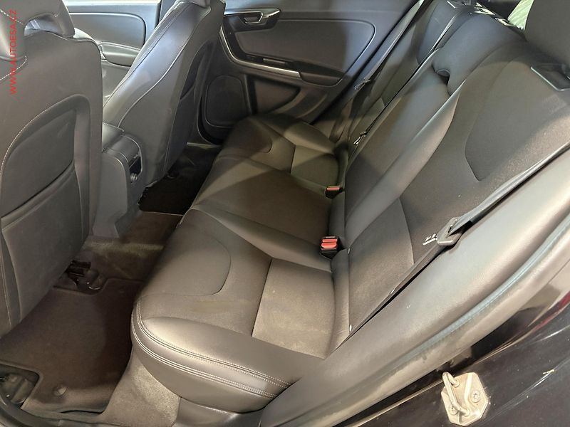 Volvo V60 (2015) 1.6 D2, navi, autoAC - fotka 10 z 14