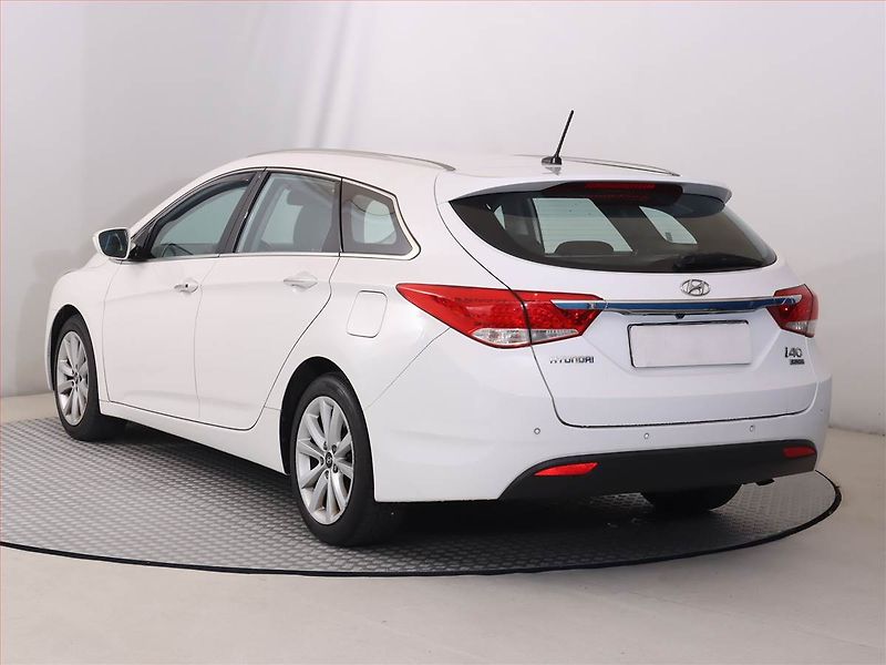 Hyundai i40 (2013) 1.7 CRDi, Automat, Navi - fotka 4 z 20