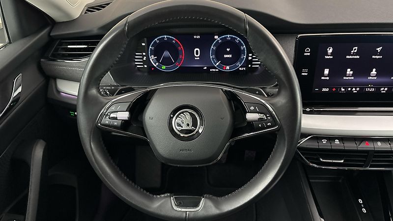 Škoda Octavia 2.0 TDI DSG Style Combi - fotka 9 z 23