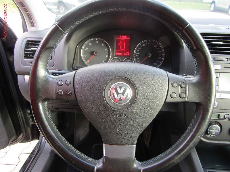 Volkswagen Golf (2007) 1.6i, 1.maj, Xenon, AC - fotka 14 z 14
