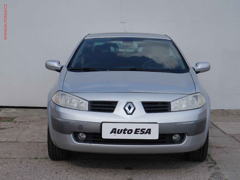 Renault Mégane (2007) 2.0i, AAC, tempo - fotka 2 z 15