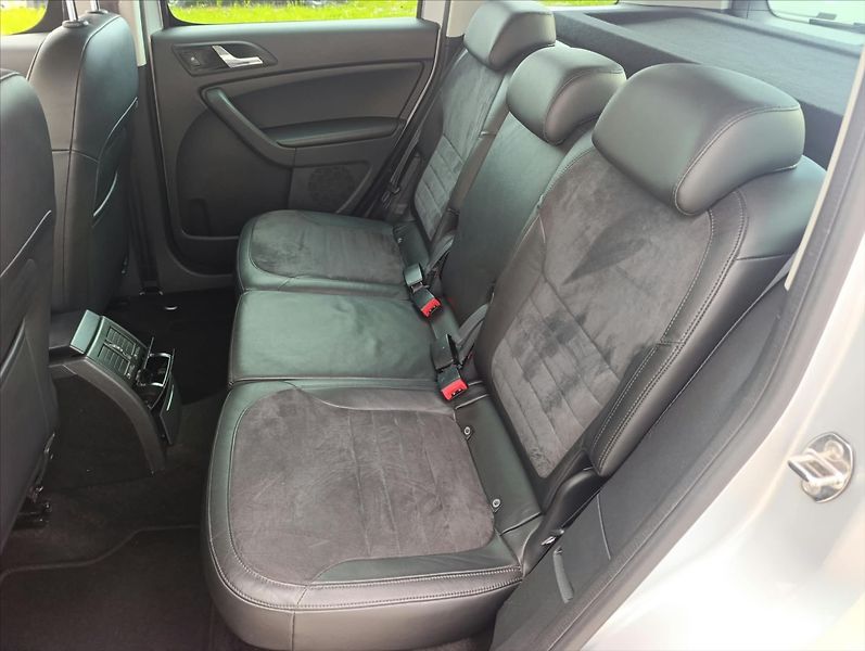 Škoda Yeti 1,6 TDi Aut.klima,Navi.Kůže - fotka 21 z 35