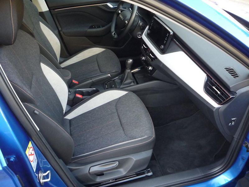 Škoda Scala (2025) 1,0TSi 85kW Top Selection - fotka 18 z 24