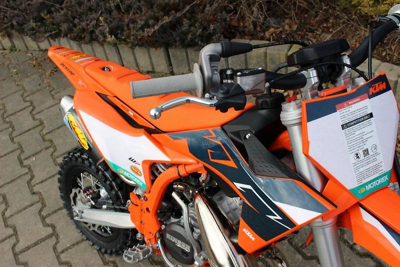 KTM 50 SX (2025) FACTORY 2025 - fotka 2 z 6