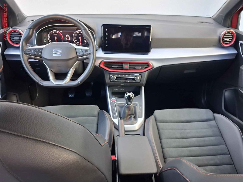 Seat Arona (2023) 1.0 TSi, FR, LED, kamera - fotka 8 z 19