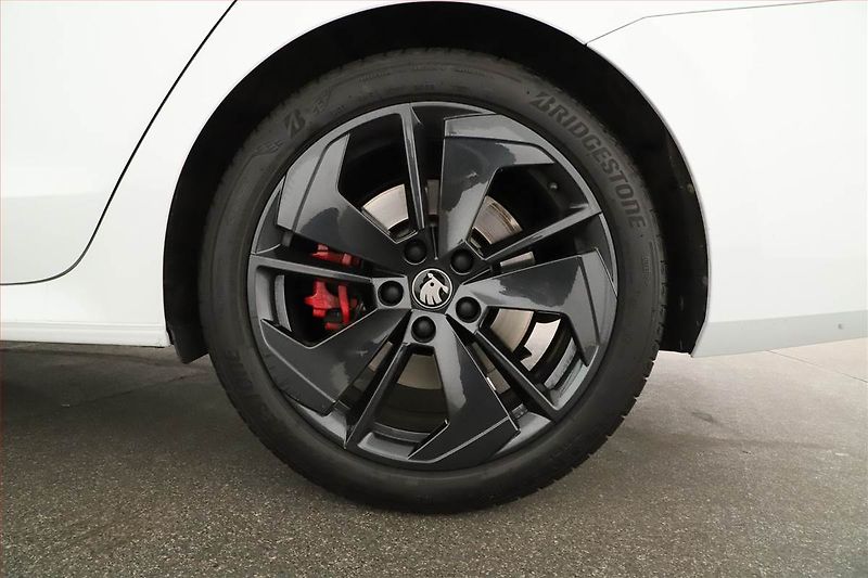 Škoda Octavia (2025) RS 2.0 TSI, RS, Navigace - fotka 20 z 20