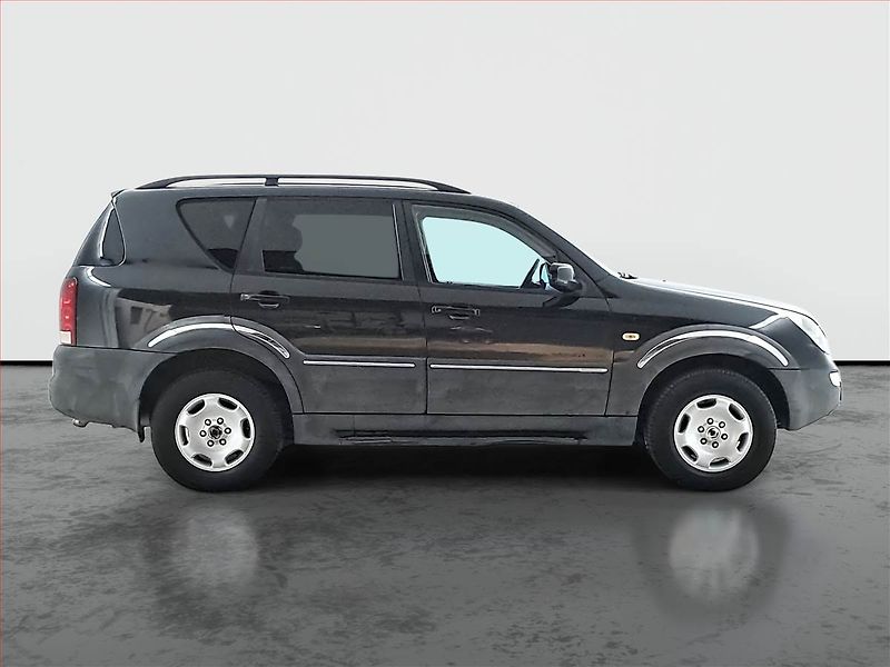 SsangYong Rexton (2005) 2.7 XDi, Automat, 7 míst - fotka 6 z 16