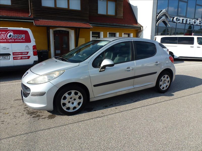 Peugeot 207 1,4 - fotka 15 z 43