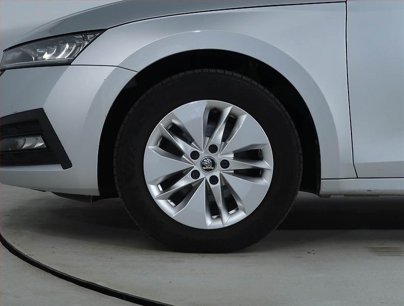 Škoda Octavia (2022) Ambition 2.0 TDI, ČR,1.maj - fotka 13 z 15