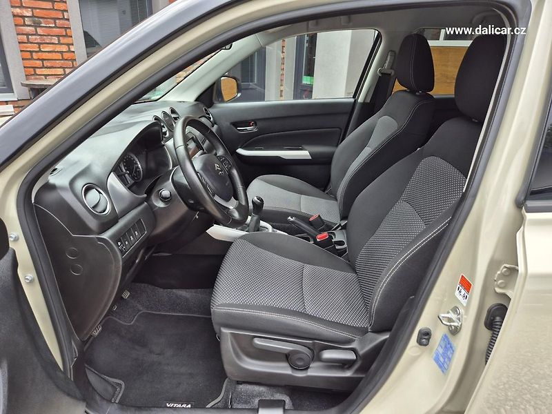 Suzuki Vitara (2017) 1.6VVT 88KW COMFORT NAVI - fotka 32 z 52