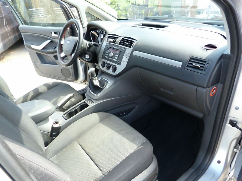 Ford C-MAX 1.6 TDCI - fotka 16 z 23