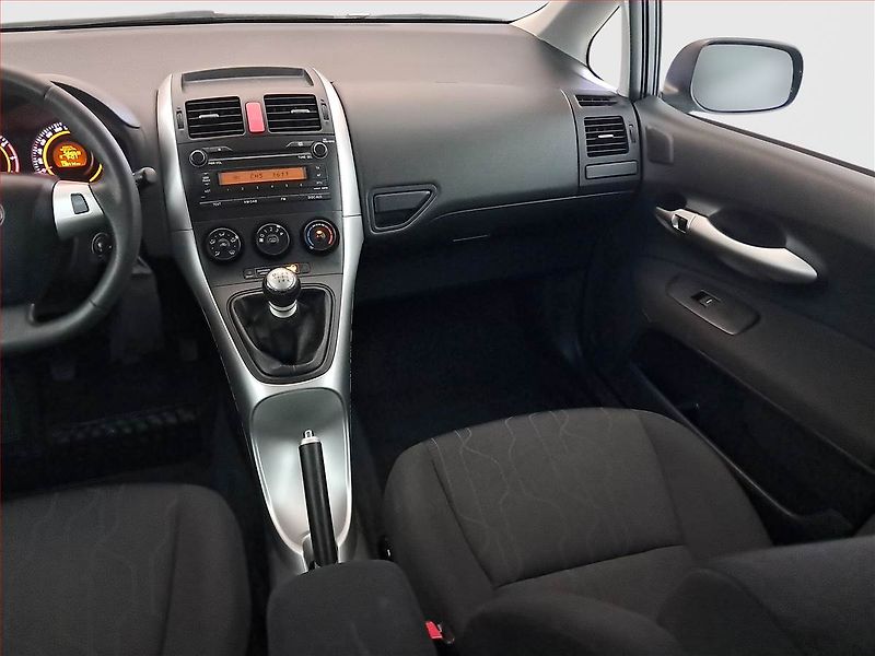 Toyota Auris (2010) 1.3 Dual VVT-i, Park. senzory - fotka 8 z 16