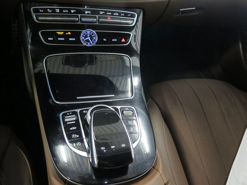 Mercedes-Benz Třídy E (2017) 220d,4M,All-Terrain,tažné, DPH - fotka 8 z 33