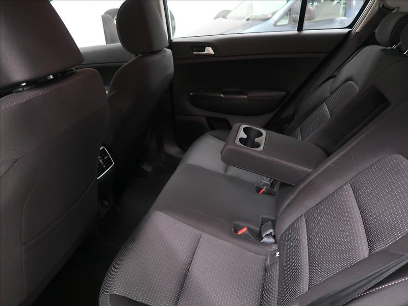 Kia Sportage 1,6 CRDI AUTOMAT Exclusive CZ - fotka 15 z 41