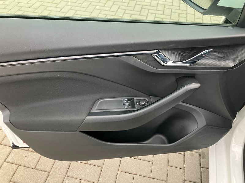 Škoda Scala (2022) 1.0TSI 70kW AMBITION NOVÉ V ČR - fotka 17 z 25