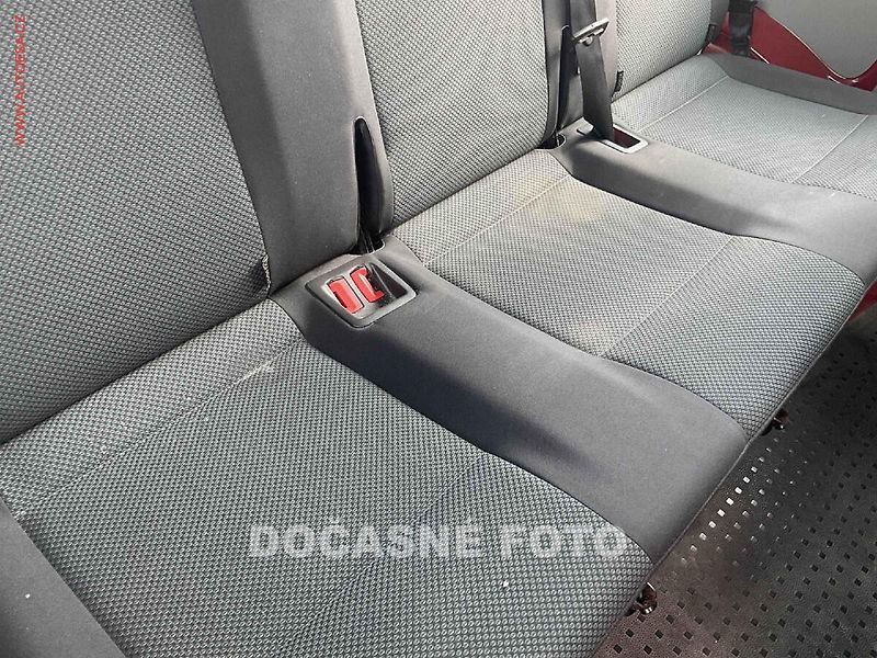 Volkswagen Transporter (2019) 2.0TDi 9míst, AC - fotka 7 z 8