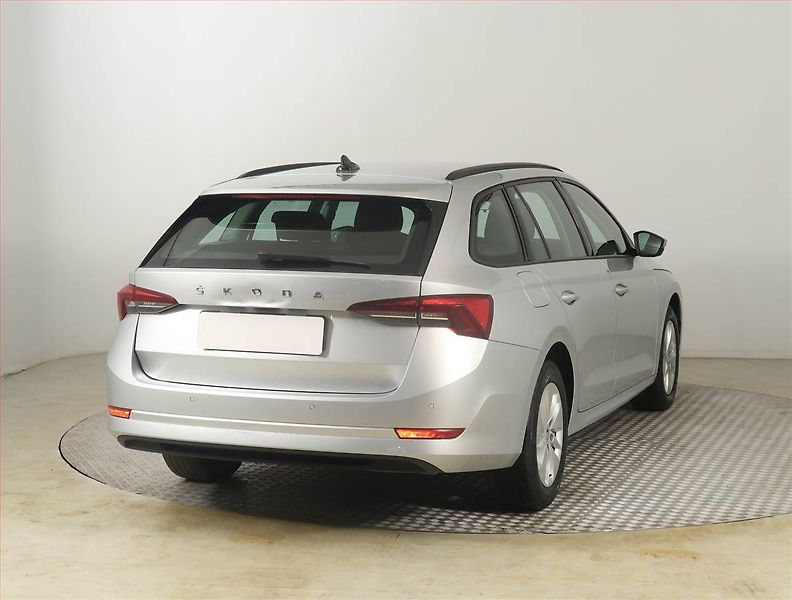 Škoda Octavia (2022) Ambition 2.0 TDI, ČR,1.maj - fotka 5 z 22