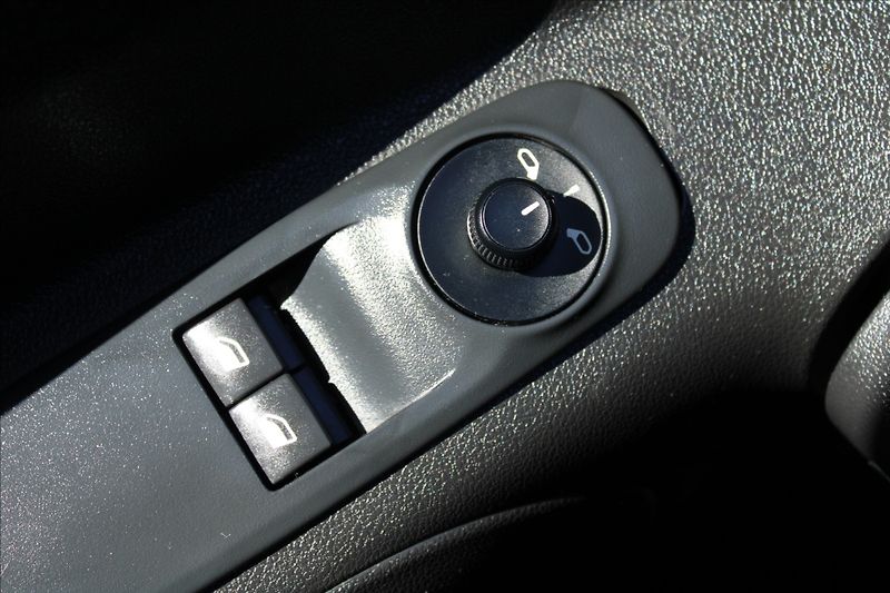 Opel Combo 1,2 T  ČR,1.MAJ,DPH,AUTOMAT - fotka 24 z 31