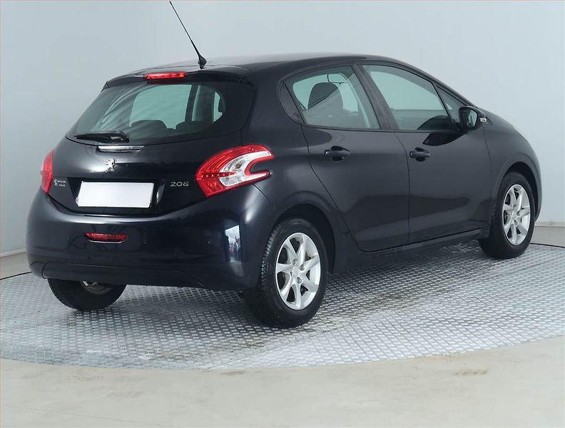 Peugeot 208 (2015) Active 1.2 PureTech, ČR,1.maj - fotka 5 z 13