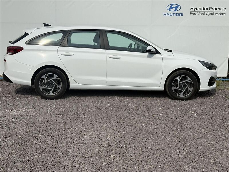 Hyundai i30 1,5 T-GDI 103kW Family - fotka 4 z 23