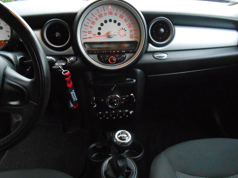 Mini One 1.6i, KLIMA,110TKM - fotka 23 z 34