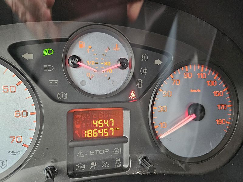 Citroën Berlingo (2013) 1.6 88kw, PĚKNÝ STAV,  SPLÁTKY - fotka 13 z 21