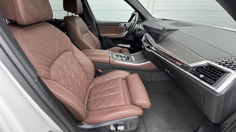 BMW X5 xDrive40d Mpaket ČR DPH 1.maji - fotka 9 z 18