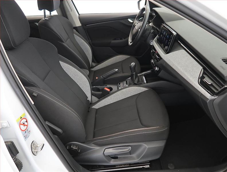 Škoda Kamiq (2025) Selection 1.0 TSI - fotka 9 z 25