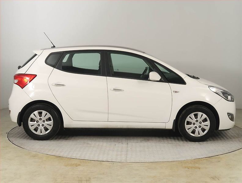 Hyundai ix20 (2014) 1.4 CVVT, ČR,1.maj - fotka 6 z 15