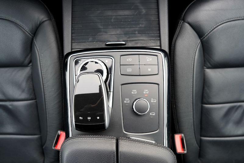 Mercedes-Benz GLS 350d 4Matic, ČR, 7 míst - fotka 43 z 50