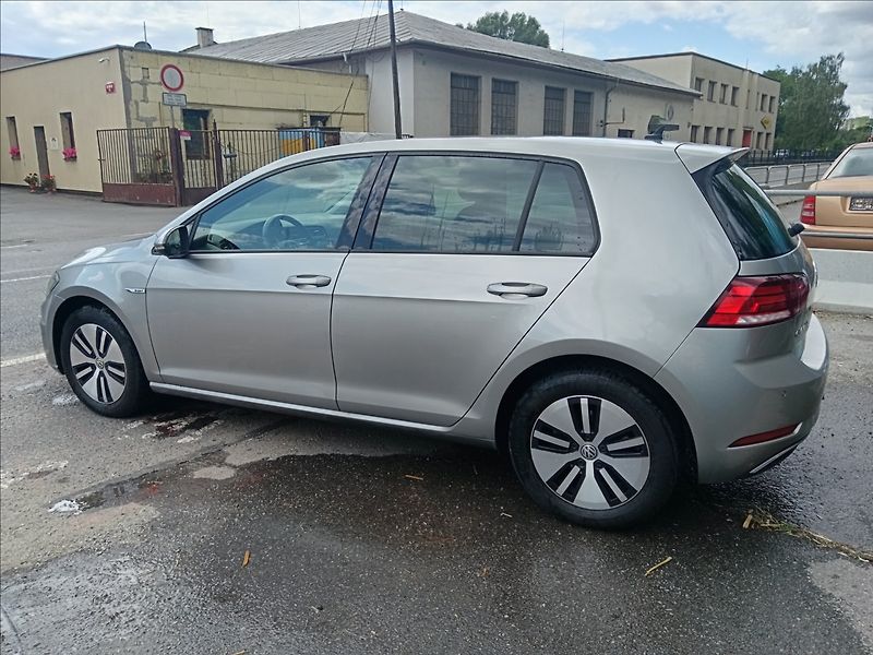 Volkswagen e-Golf 0,0 VII  electric drive - fotka 7 z 21