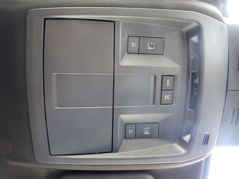 Peugeot 5008 (2026) GT Hybrid 145k e-DCS6 - fotka 41 z 49