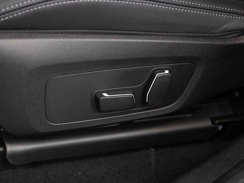 BMW X4 xDrive20d - fotka 20 z 22