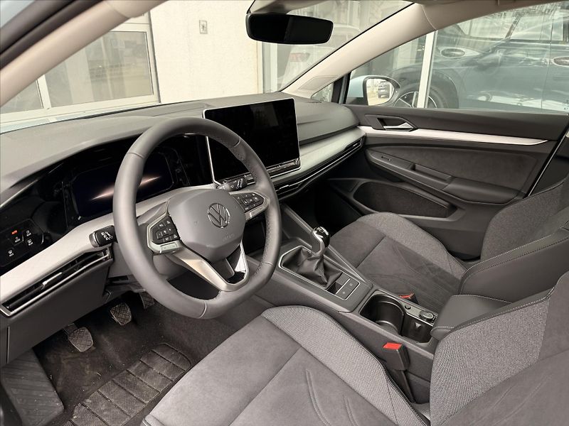 Volkswagen Golf (2025) 1,5 TSI 6G  People - fotka 12 z 16