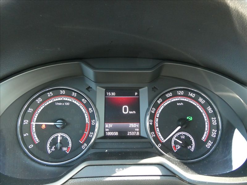 Škoda Octavia 2,0 TDi 135kW RS DSG, serviska - fotka 37 z 49
