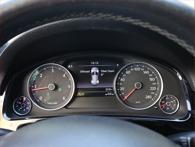 Volkswagen Touareg (2016) 3.0 TDI - fotka 11 z 23