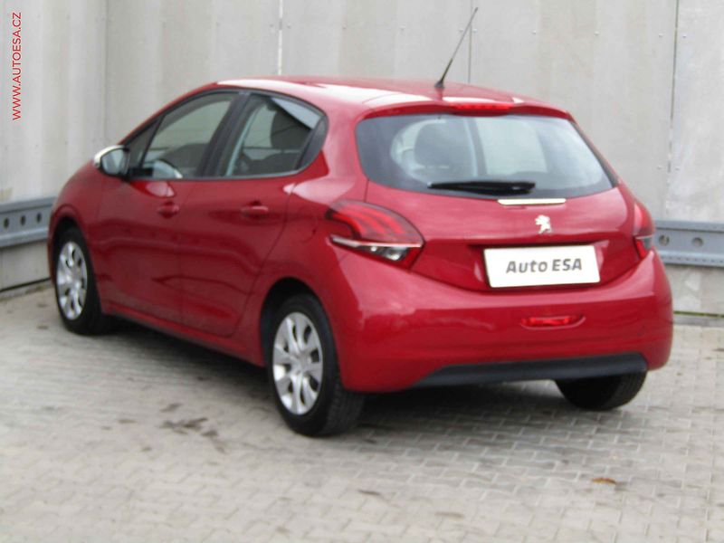 Peugeot 208 (2017) 1.2 PT, AC, tempo - fotka 6 z 15